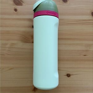 Owala 24oz FreeSip Stainless Steel Green and Pink Water Bottle
